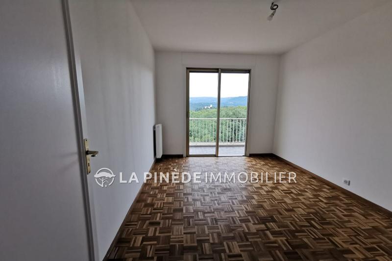 Appartement - 91 m² - 3 pièces