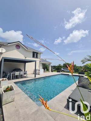 Maison - 95 m² - 4 pièces