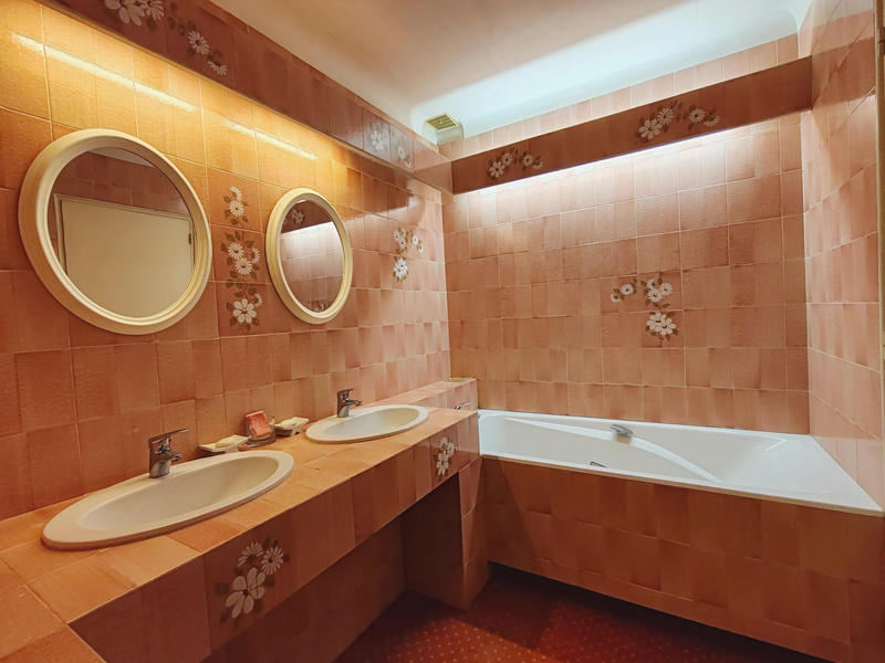 Maison - 218 m² - 5 pièces