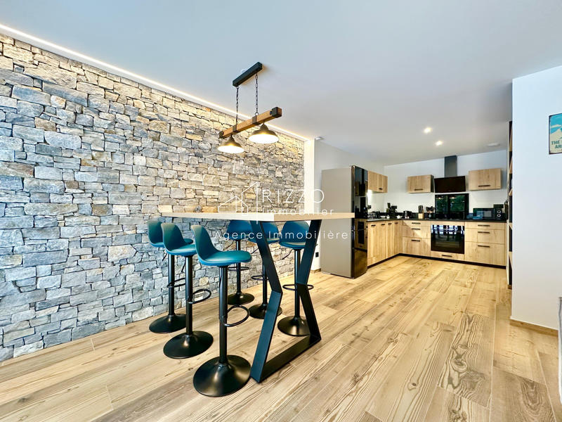 Appartement - 70 m² - 3 pièces