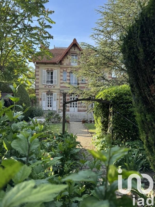 Maison - 192 m² - 10 pièces