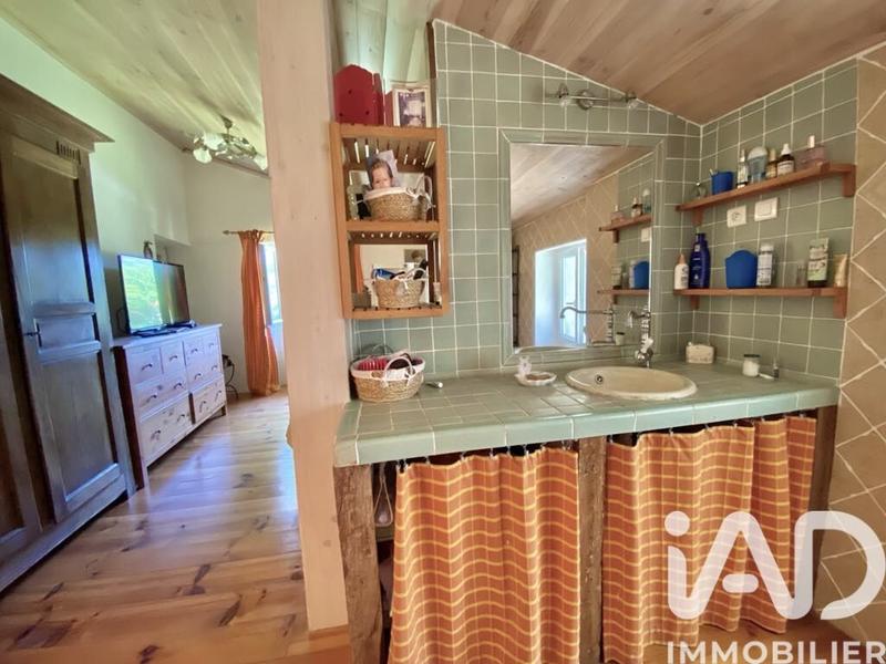 Maison - 230 m² - 8 pièces