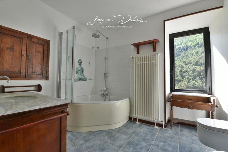 Maison - 234 m² - 6 pièces