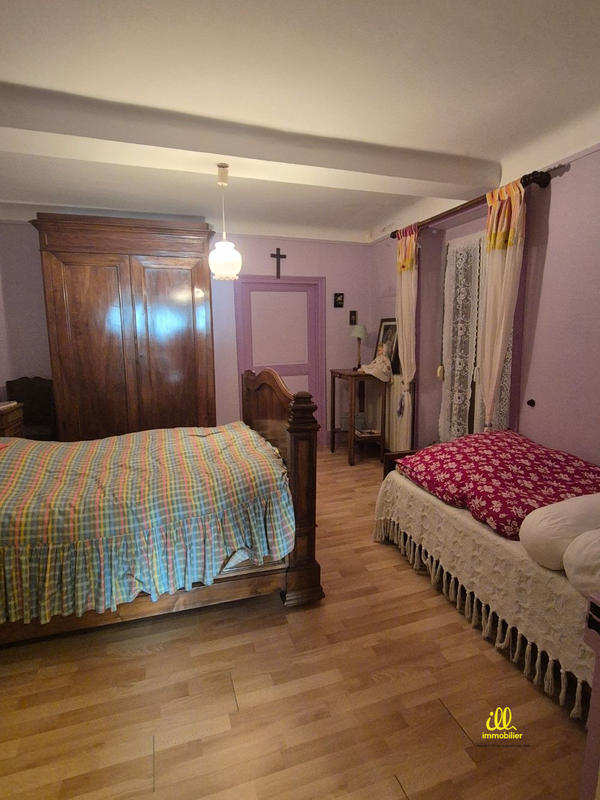 Maison - 216 m² - 10 pièces