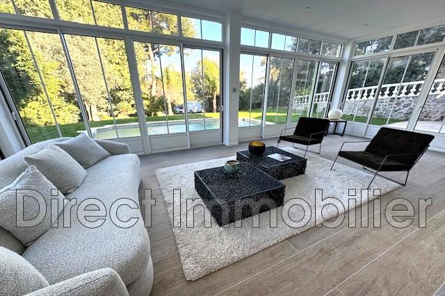 Maison - 245 m² - 6 pièces