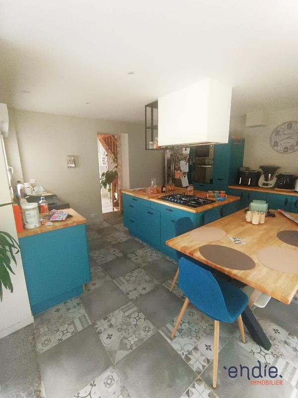 Maison - 200 m² - 8 pièces