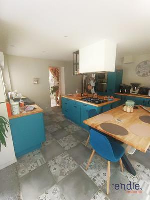 Maison - 200 m² - 8 pièces