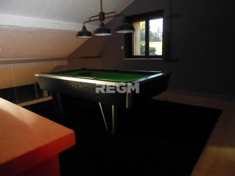 Maison - 350 m² - 10 pièces