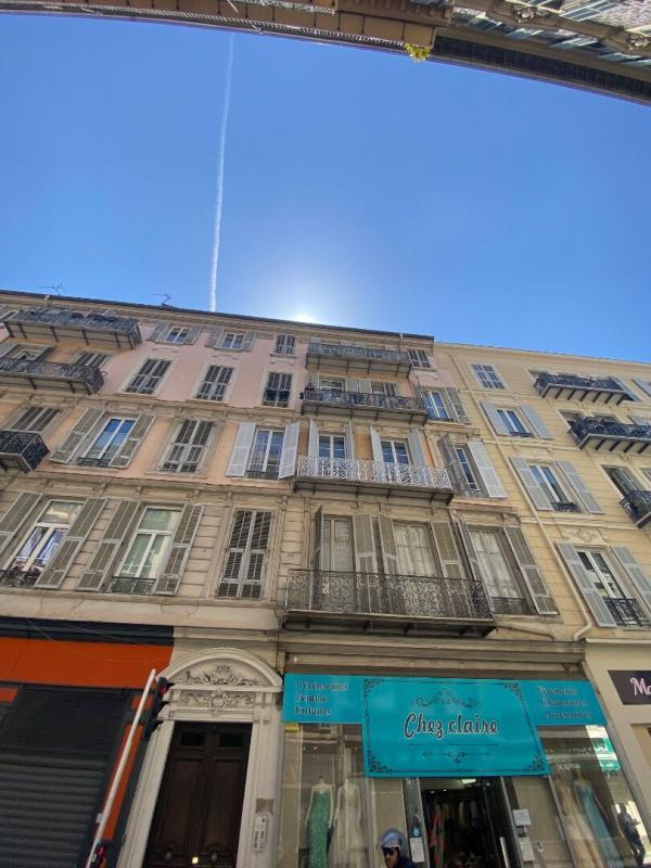 Studio - 15 m² - 1 pièce