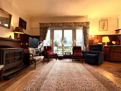 Maison - 192 m² - 10 pièces