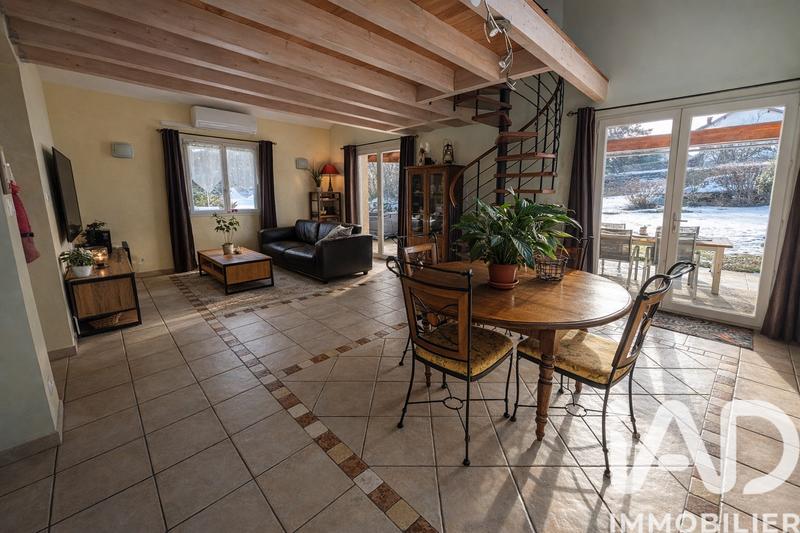 Maison - 135 m² - 5 pièces