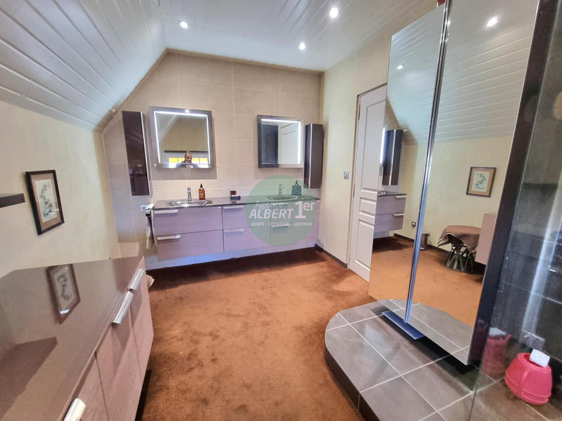 Maison - 154 m² - 8 pièces