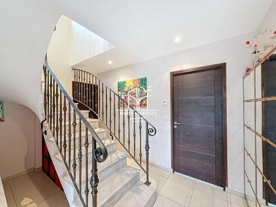 Villa - 177 m² - 6 pièces