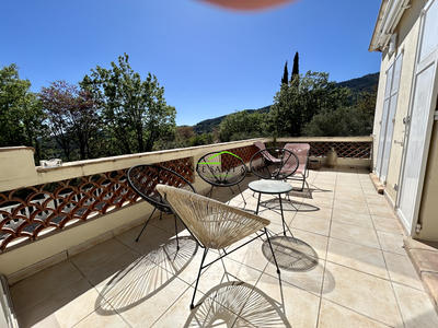 Maison - 102 m² - 4 pièces