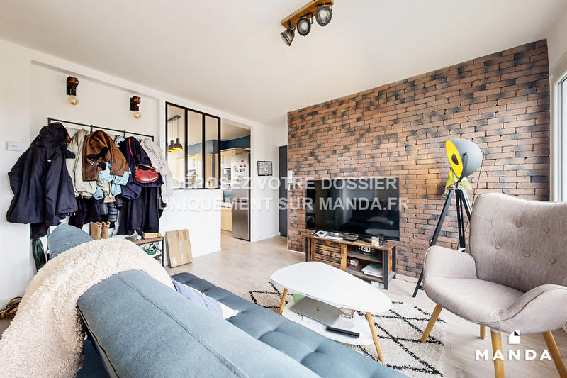 Chambre - 9 m² - 5 pièces