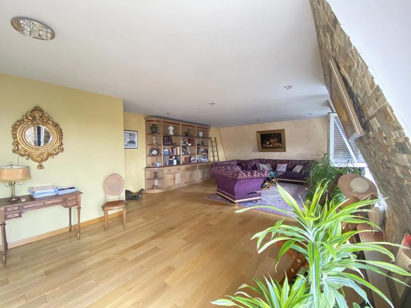Appartement - 136 m² - 7 pièces