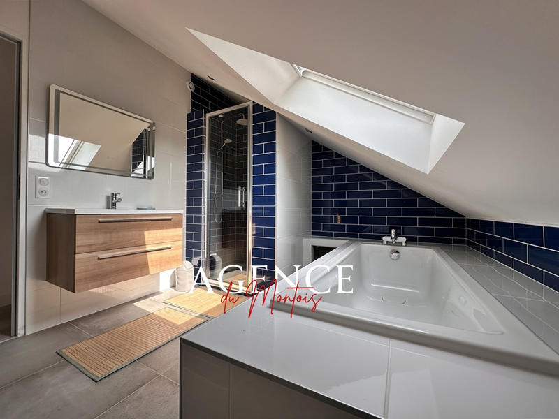 Maison - 142 m² - 6 pièces