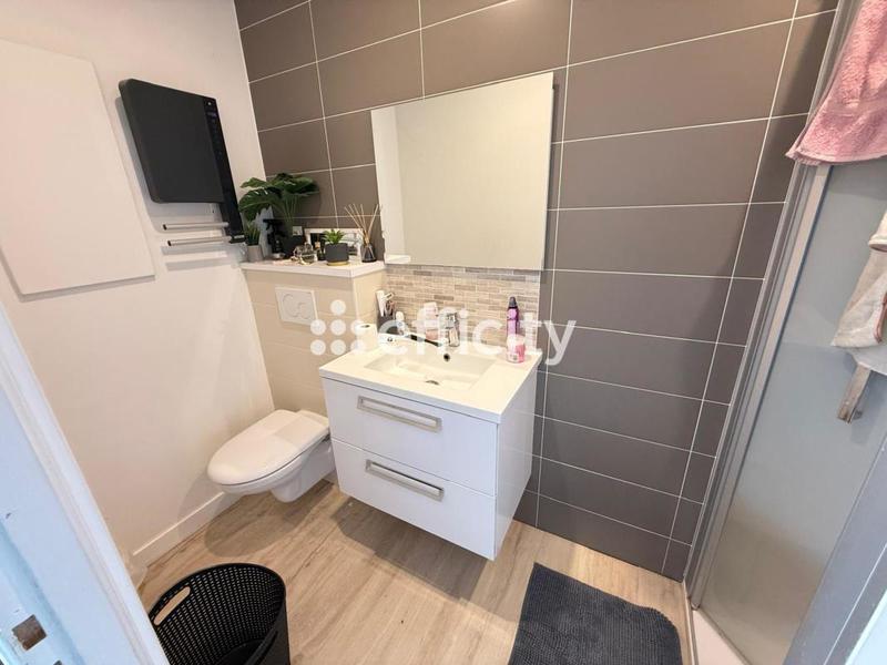 Maison - 193 m² - 9 pièces