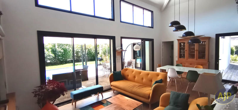 Maison - 135 m² - 6 pièces