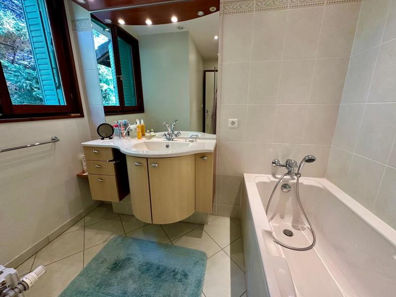 Maison - 167 m² - 6 pièces