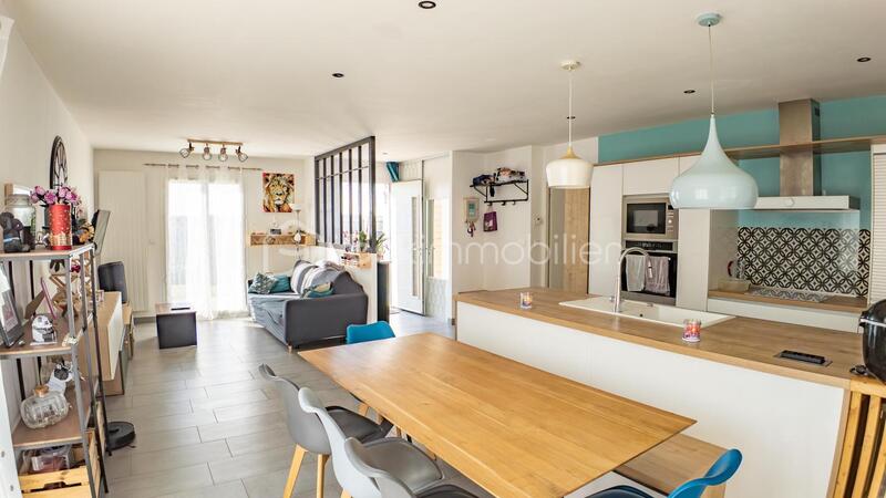 Maison traditionnelle - 98 m² - 4 pièces