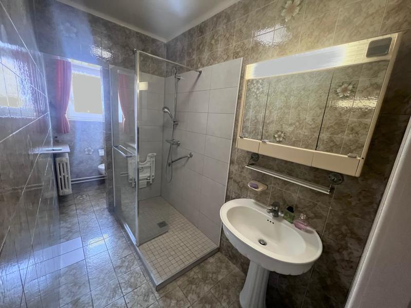 Maison - 268 m² - 11 pièces