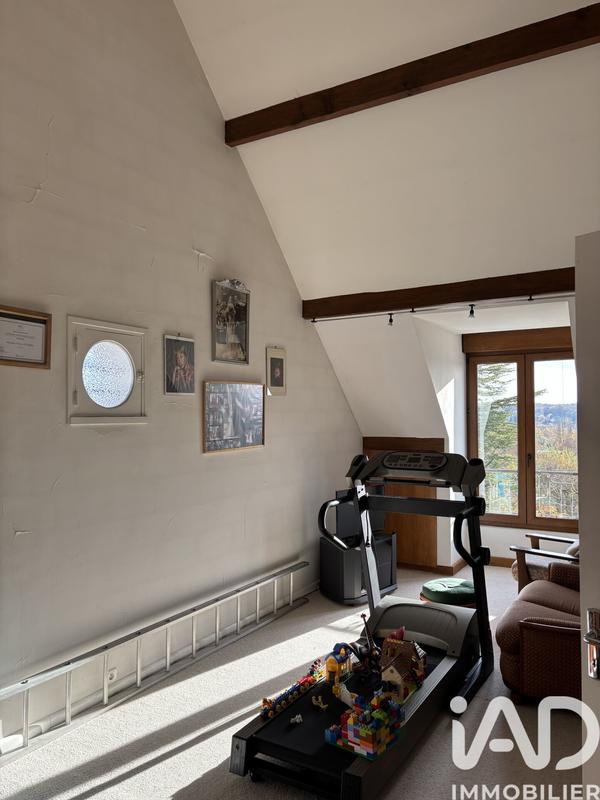 Maison - 253 m² - 11 pièces