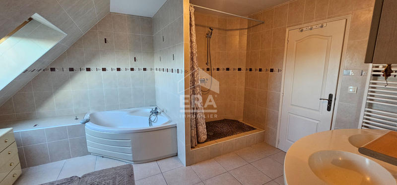 Maison - 152 m² - 6 pièces