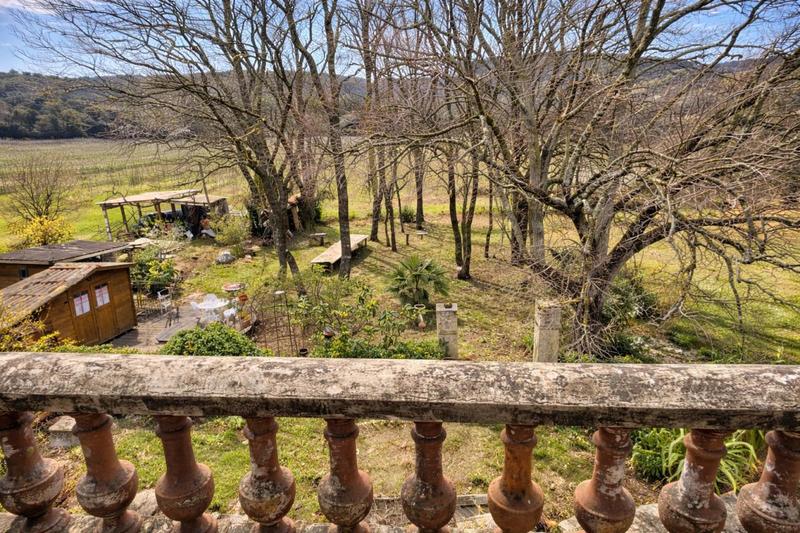 Maison - 220 m² - 6 pièces