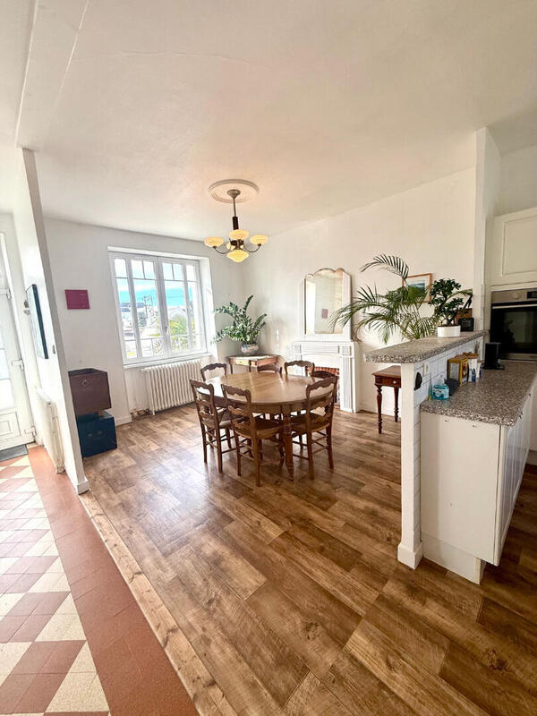 Maison - 120 m² - 4 pièces