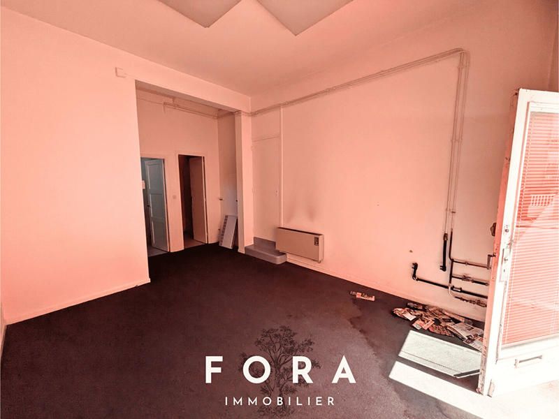 Local commercial - 80 m² - 4 pièces