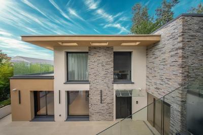 Maison - 560 m² - 10 pièces