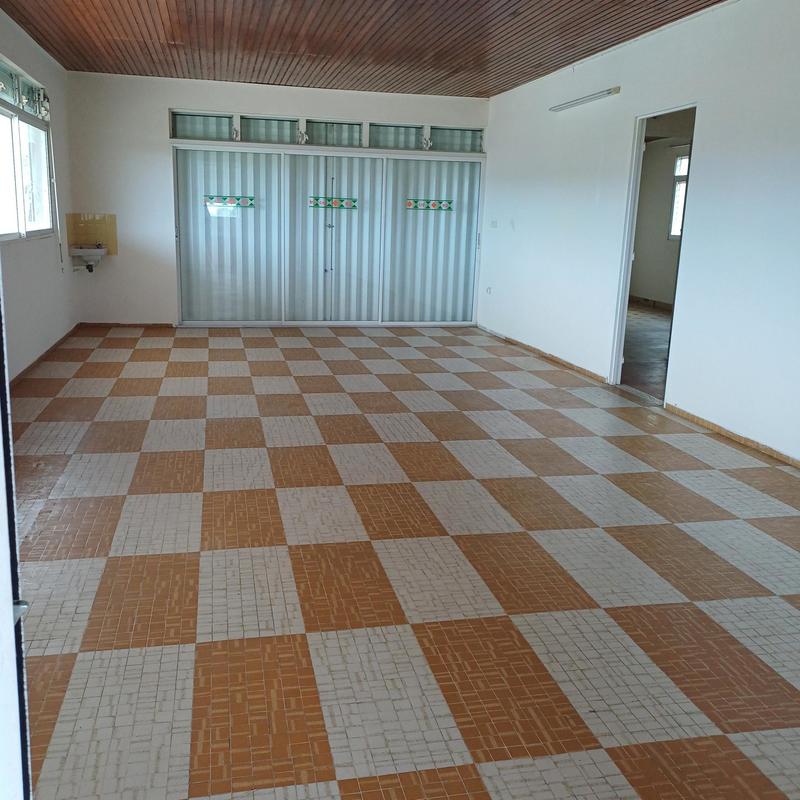 Maison - 350 m² - 10 pièces