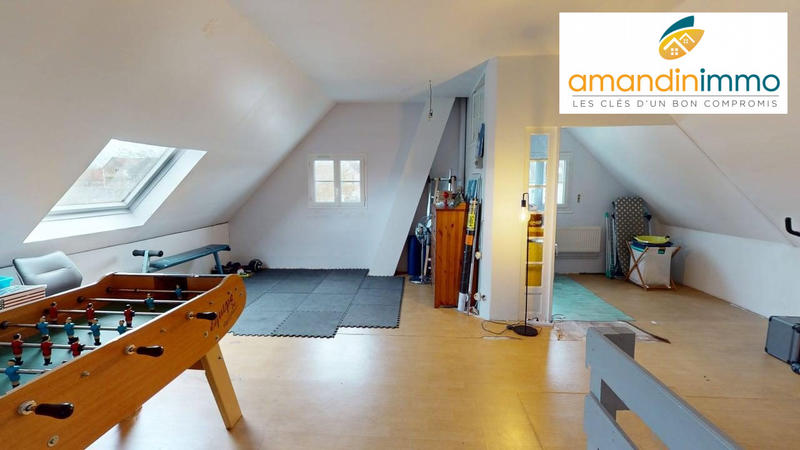 Maison - 170 m² - 8 pièces