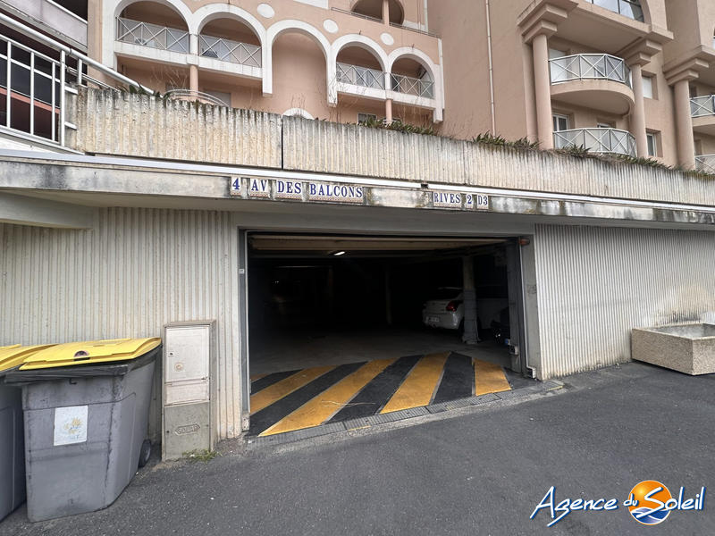 Parking / Garage - 12 m²