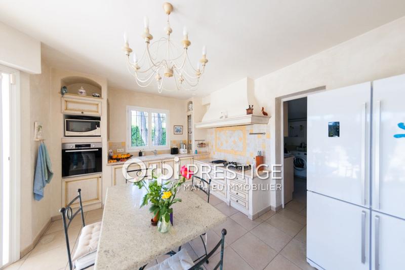 Villa - 325 m² - 6 pièces