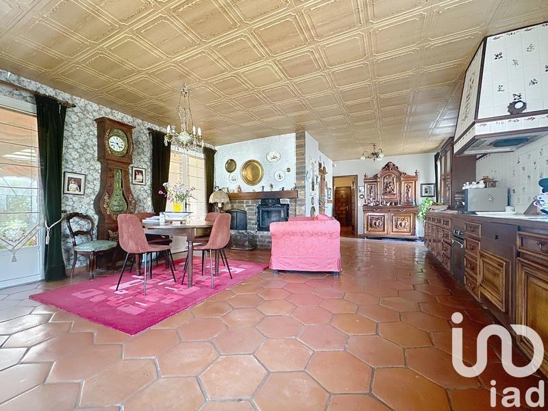 Maison - 236 m² - 7 pièces