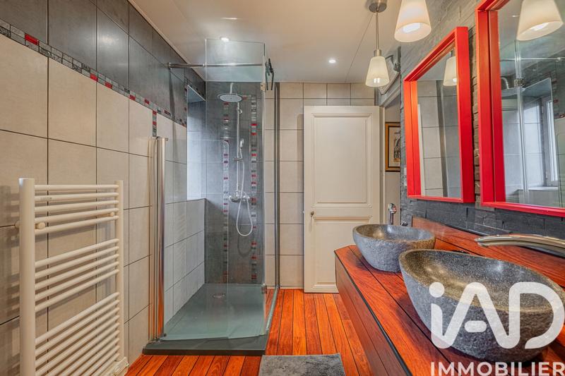 Maison - 231 m² - 10 pièces