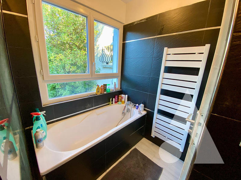 Maison - 101 m² - 5 pièces