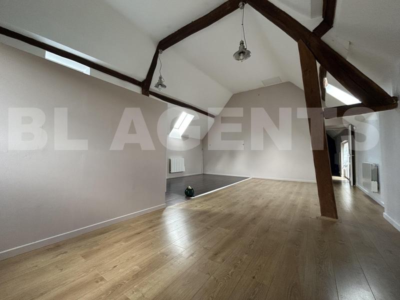 Maison - 280 m² - 10 pièces