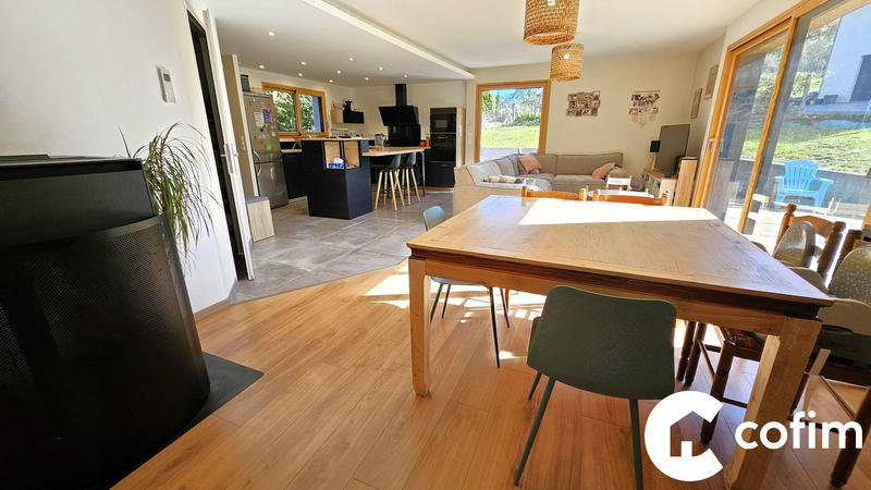 Maison - 135 m² - 6 pièces