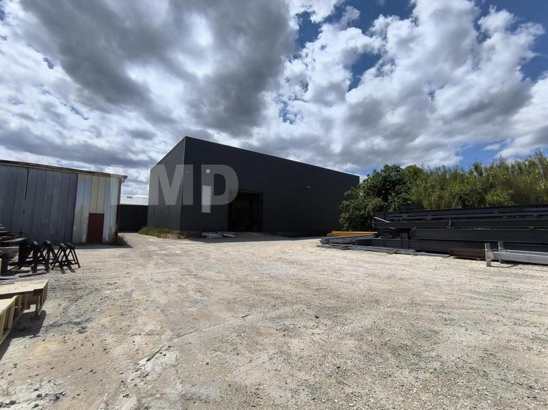 Local d'activités - 600 m² - 1 pièce