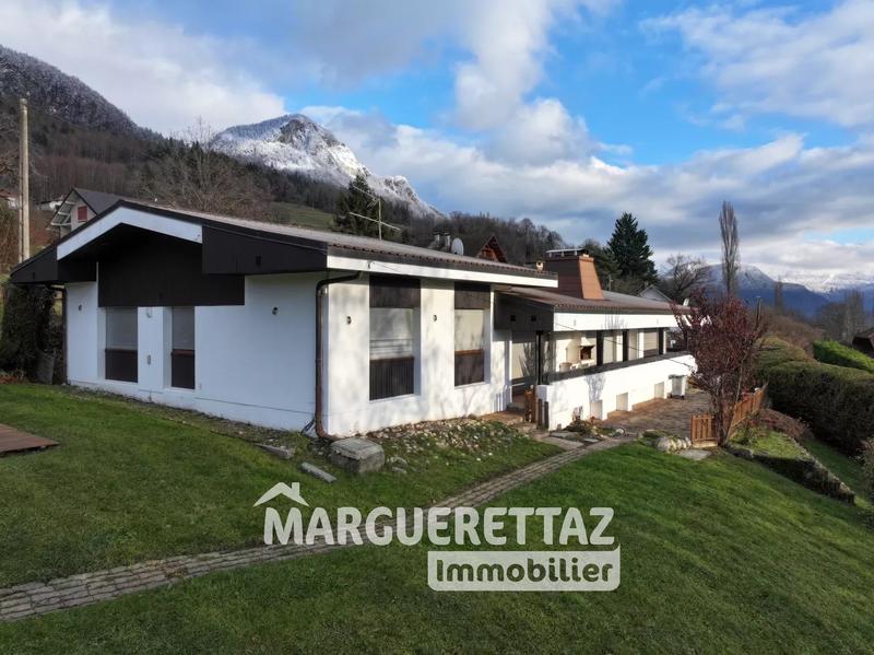 Villa - 214 m² - 6 pièces