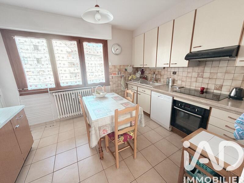 Appartement - 92 m² - 5 pièces