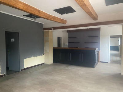 Local commercial - 150 m² - 4 pièces