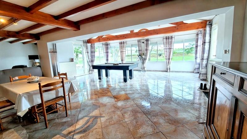 Maison - 160 m² - 4 pièces