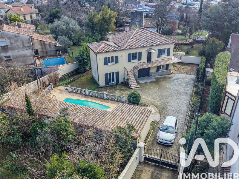 Maison - 122 m² - 6 pièces