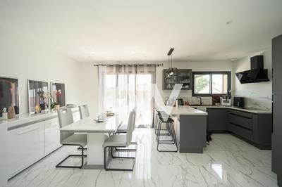 Maison - 91 m² - 4 pièces