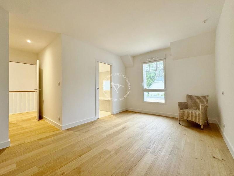 Maison - 180 m² - 7 pièces