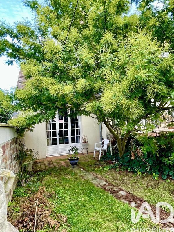 Maison - 240 m² - 8 pièces